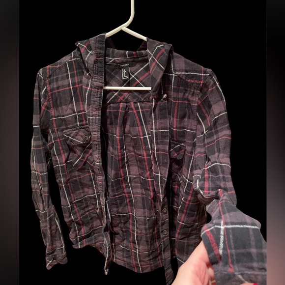 Forever 21 Tops - Forever 21 - Grey, Black, White and Red Plaid Hooded Shirt 👔